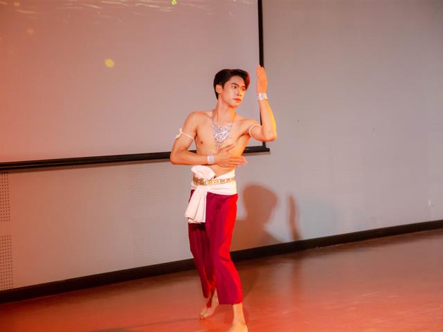 คณะบริหารธุรกิจและนิเทศศาสตร์  