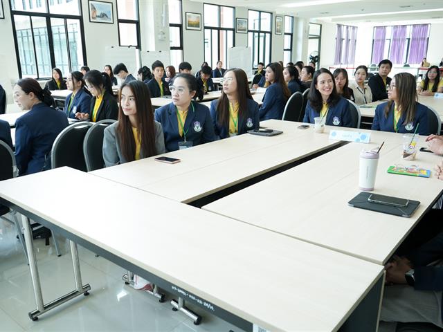 อบรมพัฒนาบุคลิกภาพและทักษะการสื่อสาร