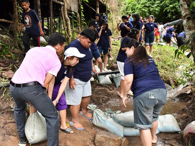วิทยาลัยการศึกษา ร่วมกับสโมสรนิสิต ดำเนินกิจกรรมการพัฒนานิสิตครูจิตอาสาเพื่อการพัฒนาเชิงพื้นที่ โรงเรียนบ้านแม่แมะ จังหวัดเชียงใหม่