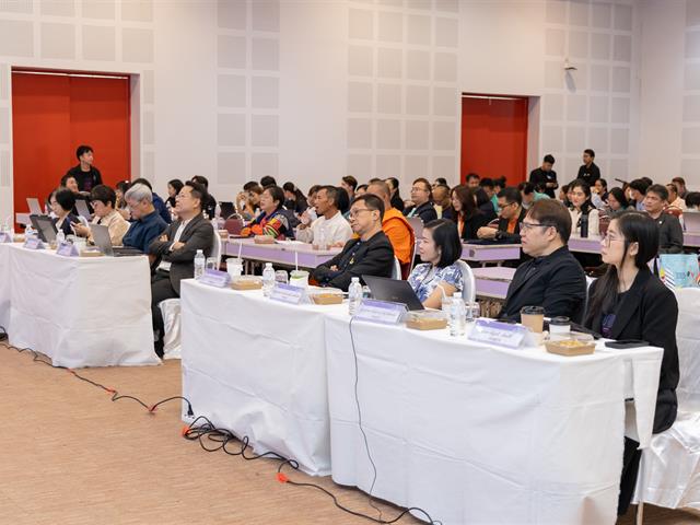 วันที่ 18 กันยายน 2568 กองบริหารงานวิจัย มหาวิทยาลัยพะเยา จัดกิจกรรม Pitching การประกวดรางวัลสนับสนุนพื้นที่การเรียนรู้ (Learning Space for SDGs 2025) 