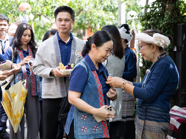 ผู้บริหารมหาวิทยาลัยพะเยาลงพื้นที่ติดตามและเยี่ยมชมผลงานวิจัยและบริการวิชาการที่ขับเคลื่อนร่วมกับชุมชน และผู้ประกอบการในพื้นที่อำเภอเชียงคำเพื่อการพัฒนาที่ยั่งยืน