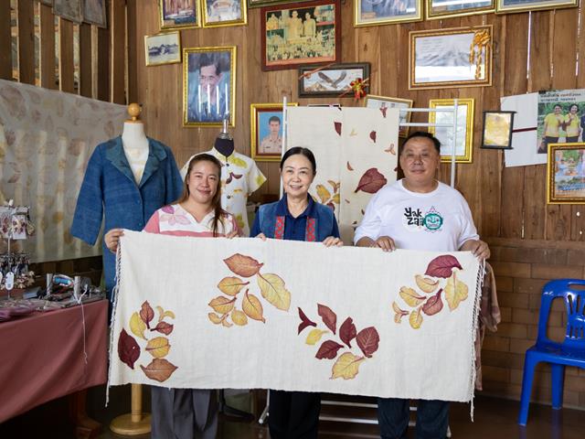 ผู้บริหารมหาวิทยาลัยพะเยาลงพื้นที่ติดตามและเยี่ยมชมผลงานวิจัยและบริการวิชาการที่ขับเคลื่อนร่วมกับชุมชน และผู้ประกอบการในพื้นที่อำเภอเชียงคำเพื่อการพัฒนาที่ยั่งยืน
