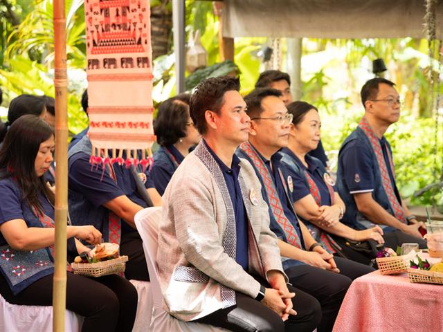 ผู้บริหารมหาวิทยาลัยพะเยาลงพื้นที่ติดตามและเยี่ยมชมผลงานวิจัยและบริการวิชาการที่ขับเคลื่อนร่วมกับชุมชน และผู้ประกอบการในพื้นที่อำเภอเชียงคำเพื่อการพัฒนาที่ยั่งยืน