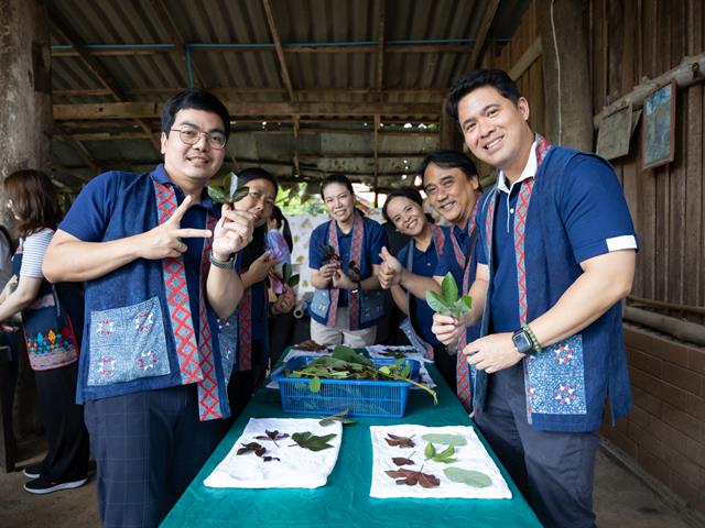ผู้บริหารมหาวิทยาลัยพะเยาลงพื้นที่ติดตามและเยี่ยมชมผลงานวิจัยและบริการวิชาการที่ขับเคลื่อนร่วมกับชุมชน และผู้ประกอบการในพื้นที่อำเภอเชียงคำเพื่อการพัฒนาที่ยั่งยืน