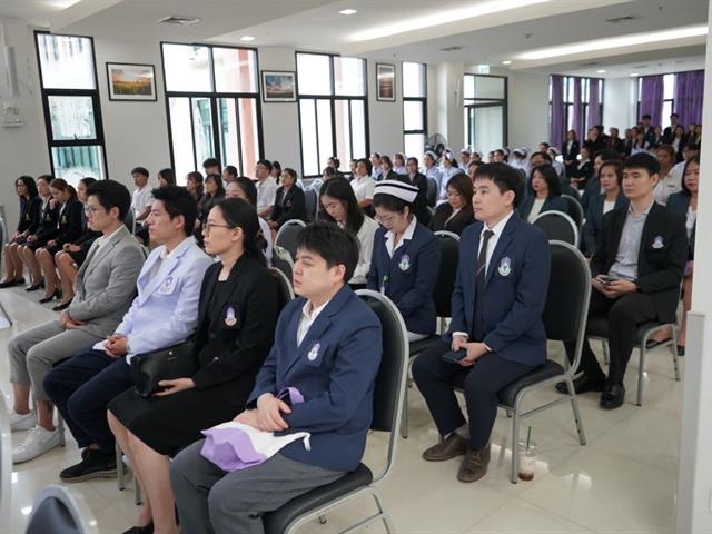 คณะสหเวชศาสตร์ ร่วมพิธีวางพวงมาลาและถวายราชสักการะ เนื่องในวันมหิดล ประจำปี 2568