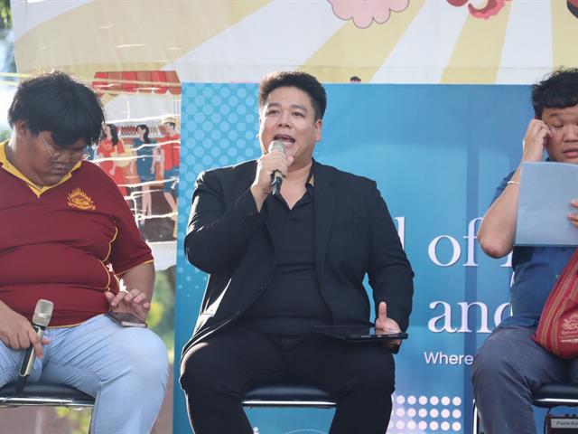 คณะรัฐศาสตร์และสังคมศาสตร์ 