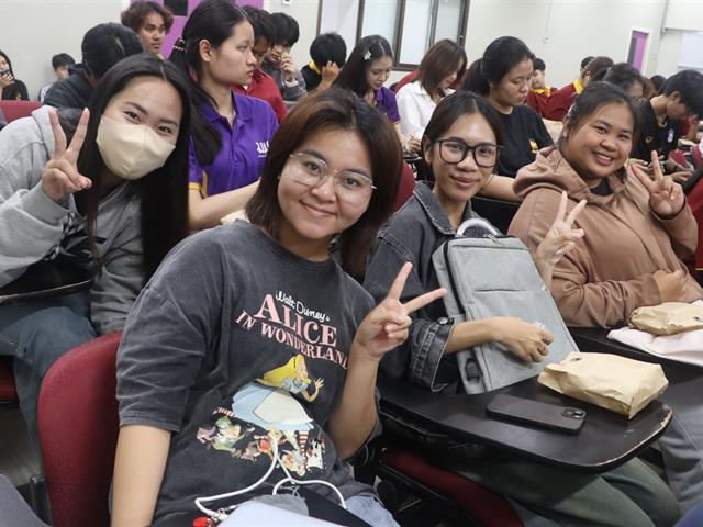 คณะรัฐศาสตร์และสังคมศาสตร์ 