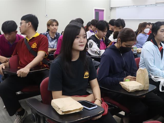 คณะรัฐศาสตร์และสังคมศาสตร์ 