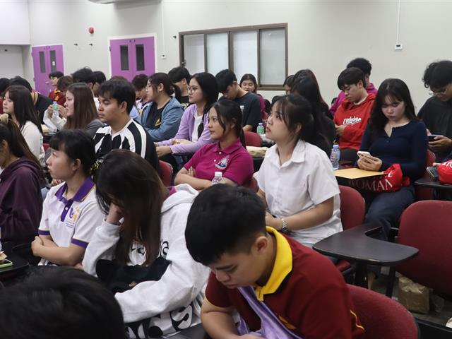 คณะรัฐศาสตร์และสังคมศาสตร์ 