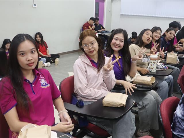 คณะรัฐศาสตร์และสังคมศาสตร์ 