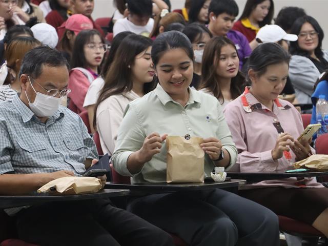 คณะรัฐศาสตร์และสังคมศาสตร์ 