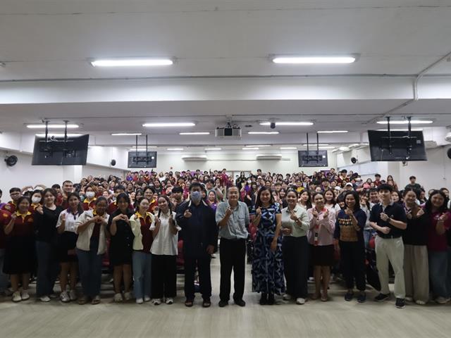 คณะรัฐศาสตร์และสังคมศาสตร์ 