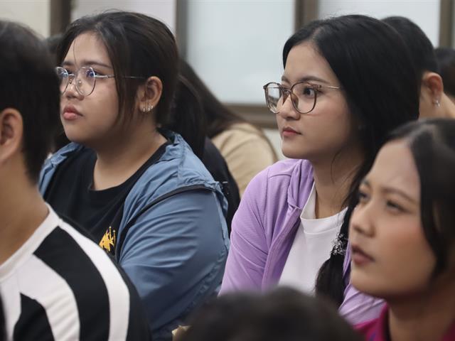 คณะรัฐศาสตร์และสังคมศาสตร์ 
