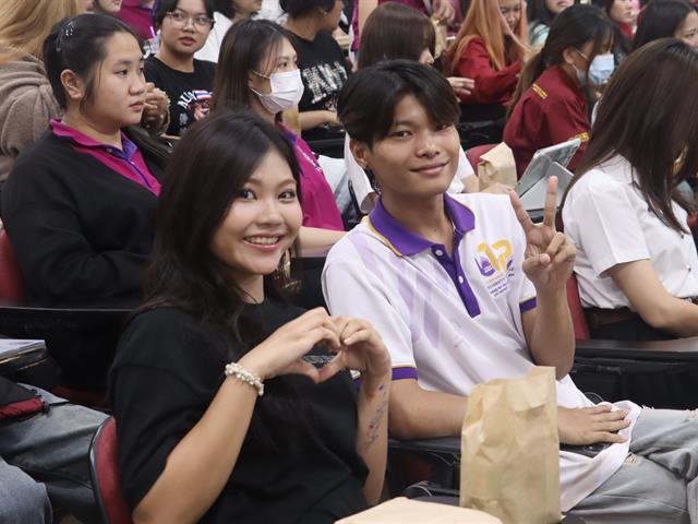 คณะรัฐศาสตร์และสังคมศาสตร์ 