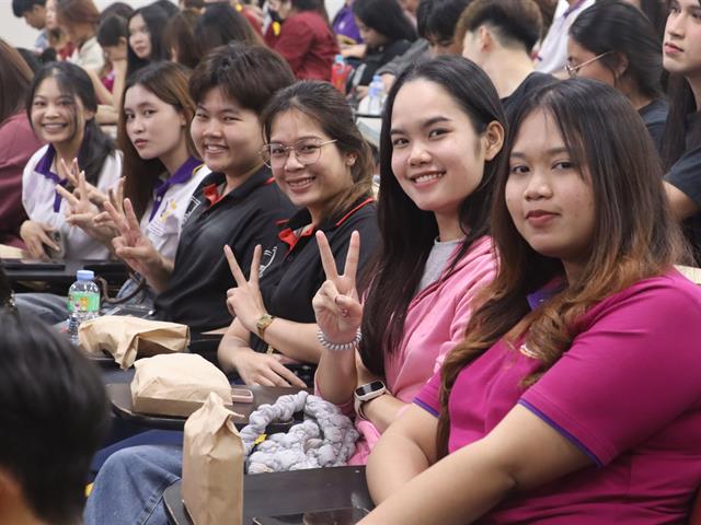 คณะรัฐศาสตร์และสังคมศาสตร์ 