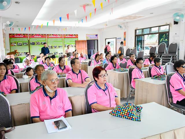 จกรรมการสร้างเครือข่ายการส่งเสริมผลิตภัณฑ์/ภูมิปัญญาท้องถิ่นของชุมชนและสถานศึกษาเพื่อส่งเสริมเศรษฐกิจหมุนเวียน (BCG)