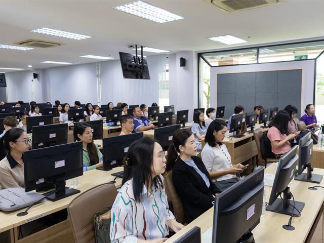 คณะศิลปศาสตร์จัดโครงการวิจัยและพัฒนาหลักสูตรสู่การสร้างนวัตกรรมทางวิชาชีพ