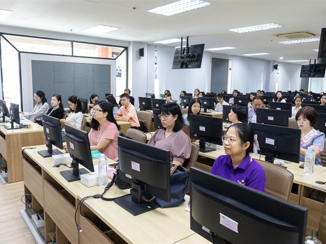 คณะศิลปศาสตร์จัดโครงการวิจัยและพัฒนาหลักสูตรสู่การสร้างนวัตกรรมทางวิชาชีพ