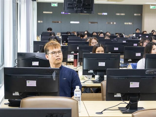 คณะศิลปศาสตร์จัดโครงการวิจัยและพัฒนาหลักสูตรสู่การสร้างนวัตกรรมทางวิชาชีพ