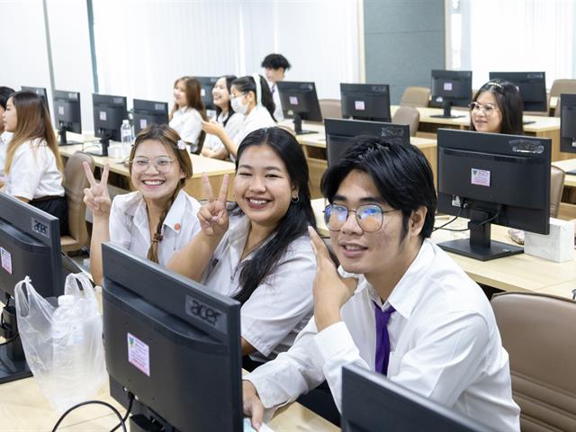 คณะศิลปศาสตร์จัดโครงการวิจัยและพัฒนาหลักสูตรสู่การสร้างนวัตกรรมทางวิชาชีพ
