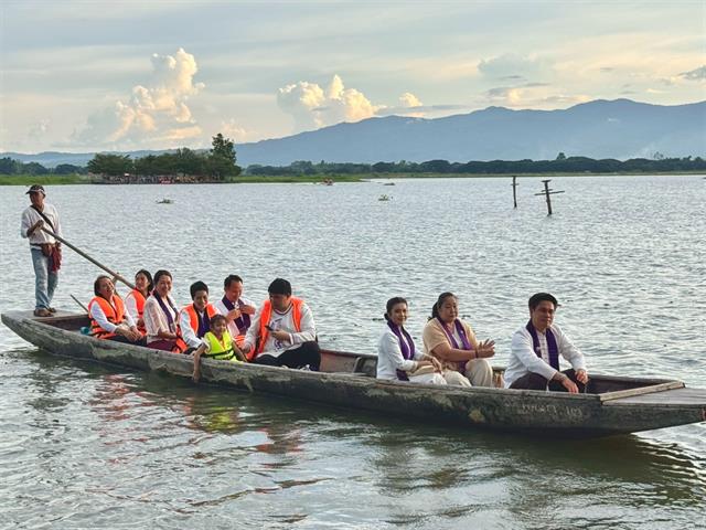 ล่องเรือกว๊านพะเยา