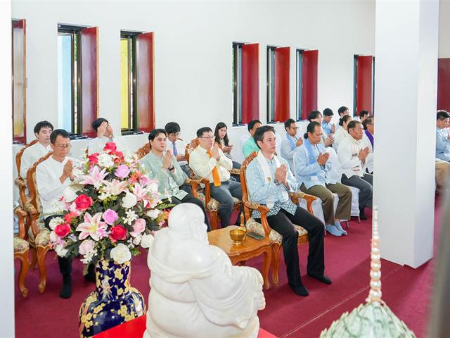 วิทยาลัยการศึกษา เข้าร่วมกิจกรรมประเพณีตักบาตรเทโวโรหณะ ประจำปี 2568