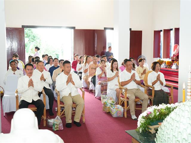 มหาวิทยาลัยพะเยา สืบสานประเพณีตักบาตรเทโวโรหณะ ประจำปี 2568