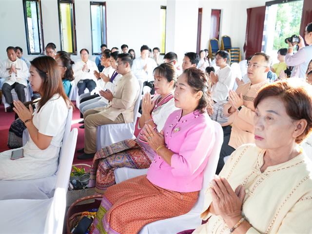 มหาวิทยาลัยพะเยา สืบสานประเพณีตักบาตรเทโวโรหณะ ประจำปี 2568