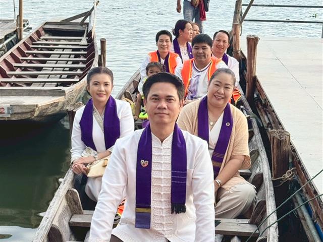 LINE_ALBUM_Grand moment  ขอพรหลวงพ่อศิลา 71068_251008_4.jpg