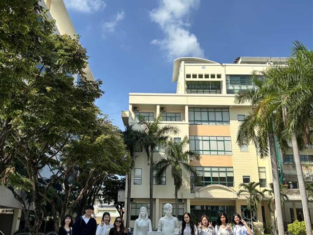 โรงเรียนสาธฺตมหาวิทยาลัยพะเยา