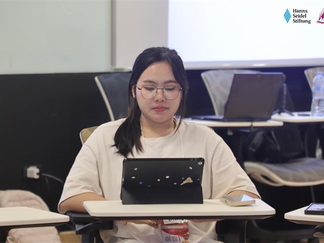 คณะรัฐศาสตร์และสังคมศาสตร์ 
