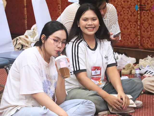 คณะรัฐศาสตร์และสังคมศาสตร์ 