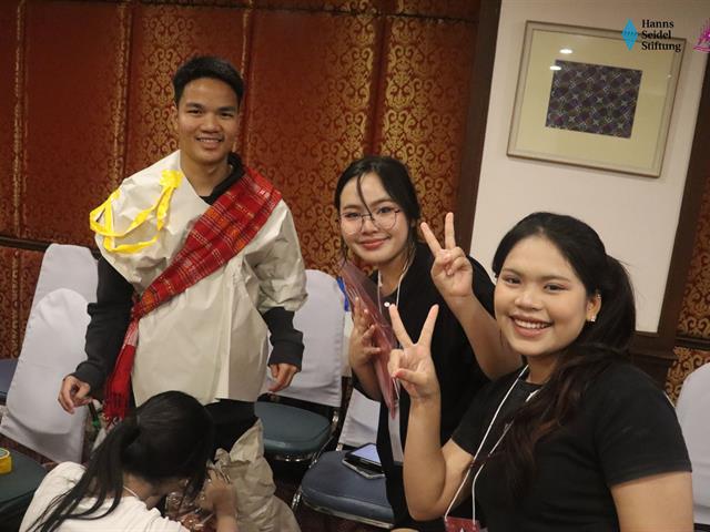 คณะรัฐศาสตร์และสังคมศาสตร์ 