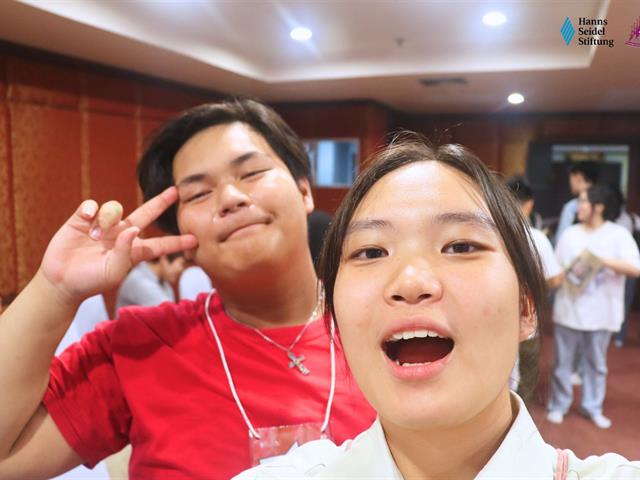 คณะรัฐศาสตร์และสังคมศาสตร์ 