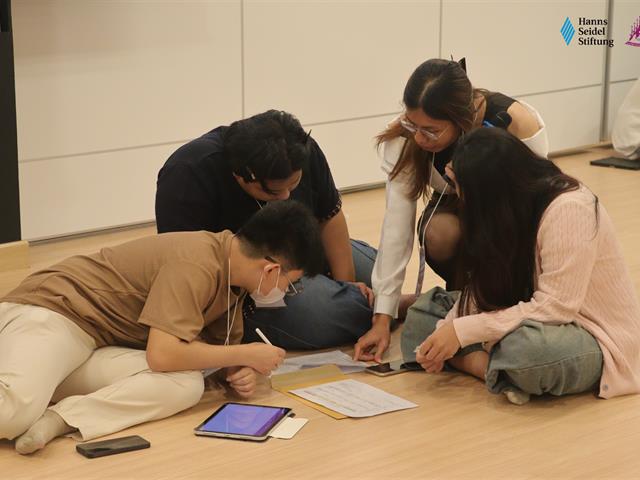 คณะรัฐศาสตร์และสังคมศาสตร์ 