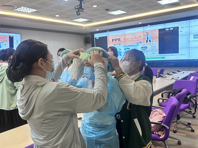 นำนิสิตหลักสูตรประกาศนียบัตรผู้ช่วยพยาบาล เข้าศึกษาดูงานสถานบริการสุขภาพ ณ หน่วยจ่ายกลาง โรงพยาบาลมหาวิทยาลัยพะเยา