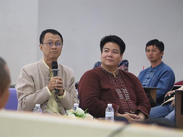 คณะรัฐศาสตร์และสังคมศาสตร์ 