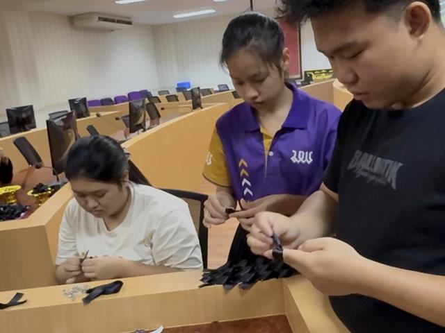 มหาวิทยาลัยพะเยาทำโบว์สีดำไว้อาลัย