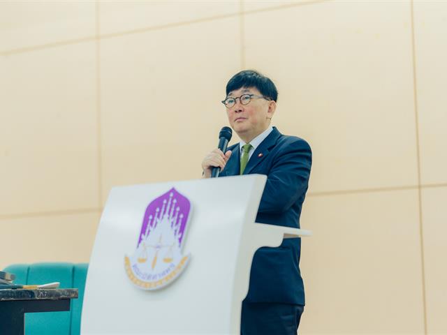 ฝึกงานวิชาชีพนักกฎหมาย