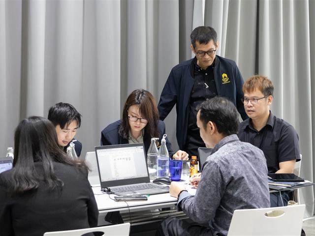 คณะศิลปศาสตร์ มหาวิทยาลัยพะเยา จัดอบรมเชิงปฏิบัติการ “Outcome-Based Education (OBE)” สำหรับคณาจารย์ชาวต่างชาติ