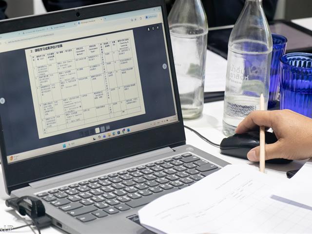 คณะศิลปศาสตร์ มหาวิทยาลัยพะเยา จัดอบรมเชิงปฏิบัติการ “Outcome-Based Education (OBE)” สำหรับคณาจารย์ชาวต่างชาติ