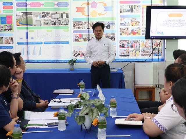 วิทยาลัยการจัดการ มหาวิทยาลัยพะเยา ลงพื้นที่ติดตามและรับการประเมินผลการดำเนินโครงการ 1 คณะ 1 เป้าหมายการพัฒนาที่ยั่งยืน (SDG) และ โครงการวิจัย Reinventing University ของมหาวิทยาลัยพะเยา ประจำปีงบประมาณ พ.ศ. 2568 ณ ชุมชนไทย - รามัญ (มอญ) บางกระดี่ แขวงแสมดำ เขตบางขุนเทียน กรุงเทพมหานคร