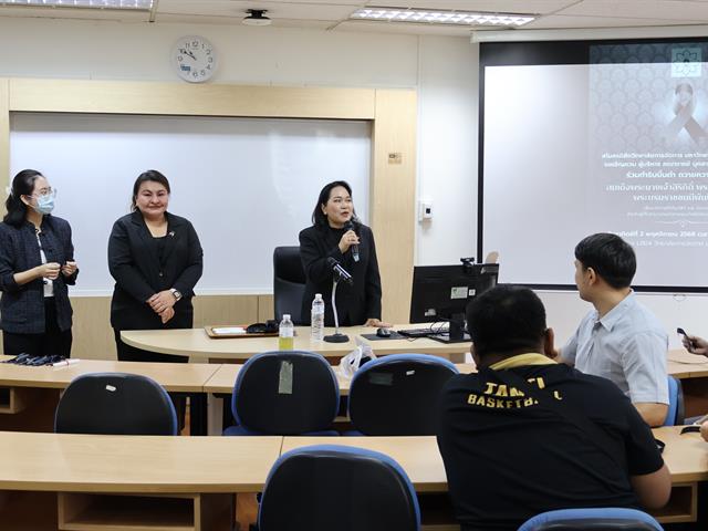 สโมสรนิสิตวิทยาลัยการจัดการ มหาวิทยาลัยพะเยา (กรุงเทพฯ)  กิจกรรมการเรียนรู้  การทำริบบิ้นดำ ถวายความอาลัยแด่สมเด็จพระนางเจ้าสิริกิติ์ พระบรมราชินีนาถ พระบรมราชชนนีพันปีหลวง