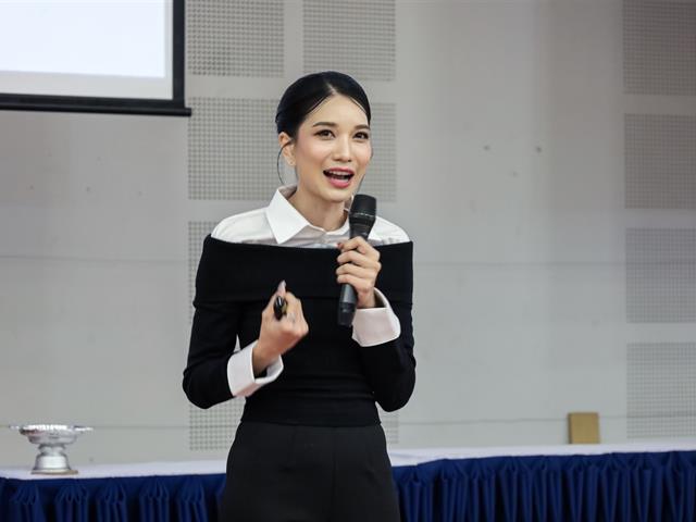 พิธีมัชฌิมนิเทศและมอบเสื้อกาวน์คณะเภสัชศาสตร์ ประจำปีการศึกษา 2568