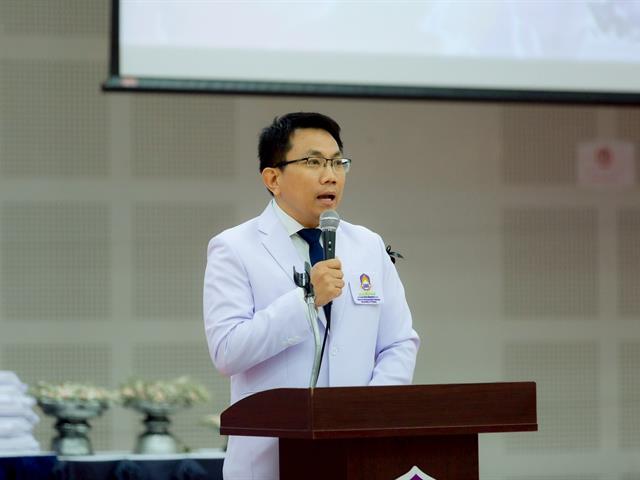 พิธีมัชฌิมนิเทศและมอบเสื้อกาวน์คณะเภสัชศาสตร์ ประจำปีการศึกษา 2568