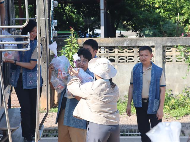 คณะรัฐศาสตร์และสังคมศาสตร์ 