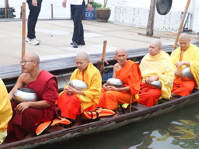 คณะรัฐศาสตร์และสังคมศาสตร์ 