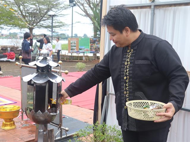 คณะรัฐศาสตร์และสังคมศาสตร์ 