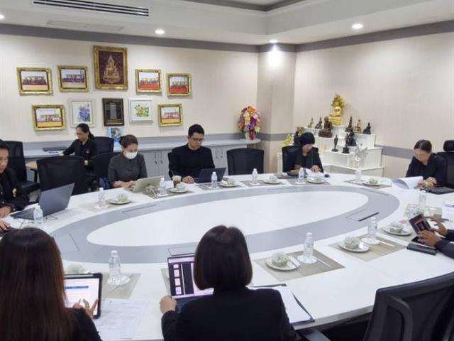 ระชุมคณะกรรมการบริหารกองทุนเพื่อนิสิต