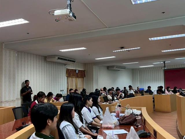 กองกิจการนิสิต จัดปฐมนิเทศนิสิตจ้างงาน